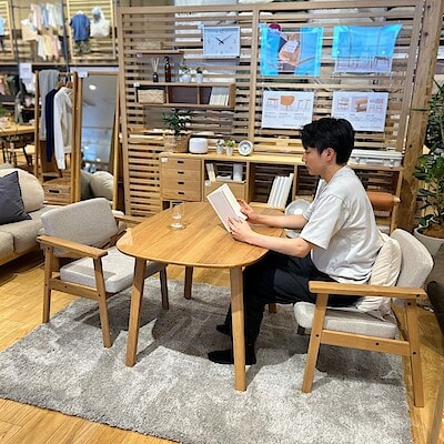 【ハピオ木野】新商品|高さが変えられる木製テーブル