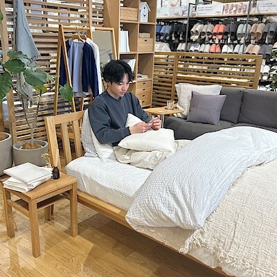 【ハピオ木野】もたれかかれる木製ベッド