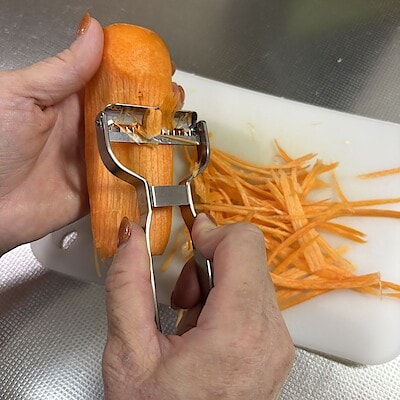 【ハピオ木野】新商品｜用途で選べる、2つの千切りピーラー