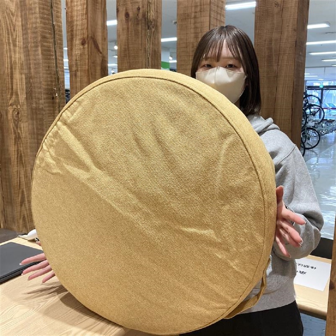 空気でできたフロアフロアクッション