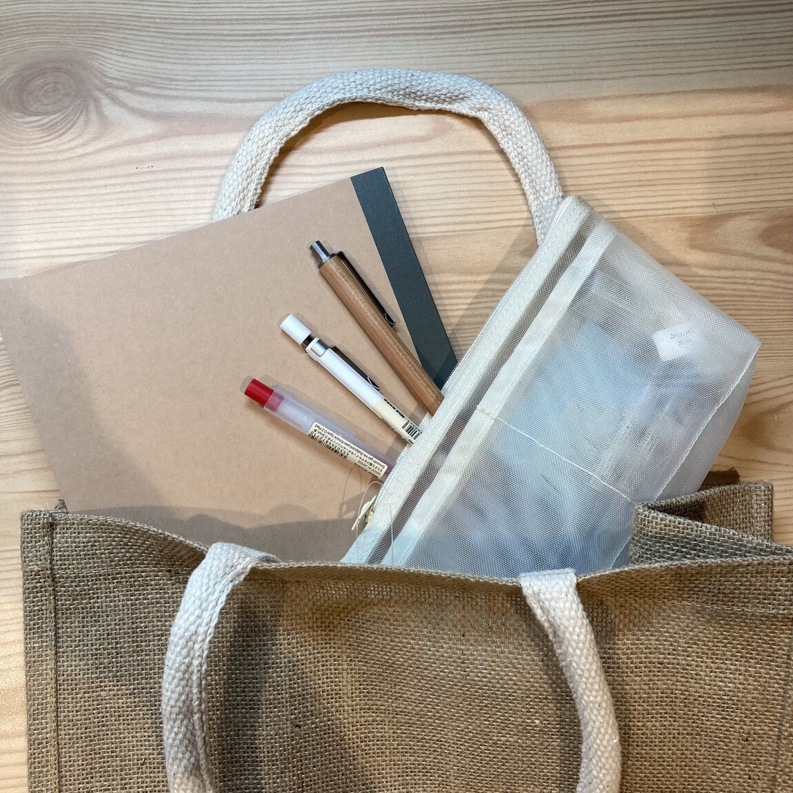 文房具、ジュートバック