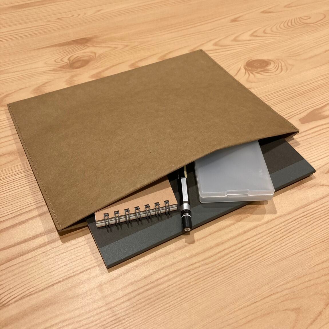 【堅田】ジーンズラベル書類ケースのご紹介