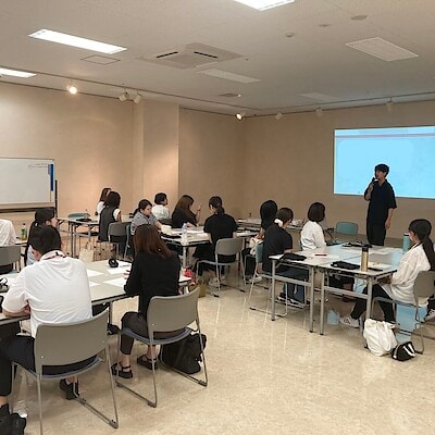 【イオンモール佐賀大和】集合研修の様子。