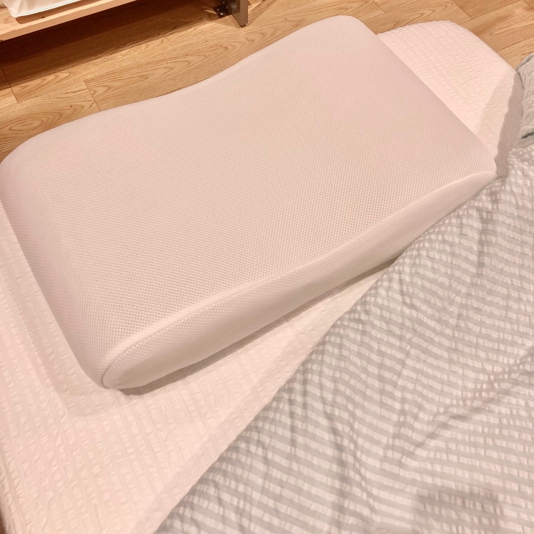 寝返りを受け止めるまくら
