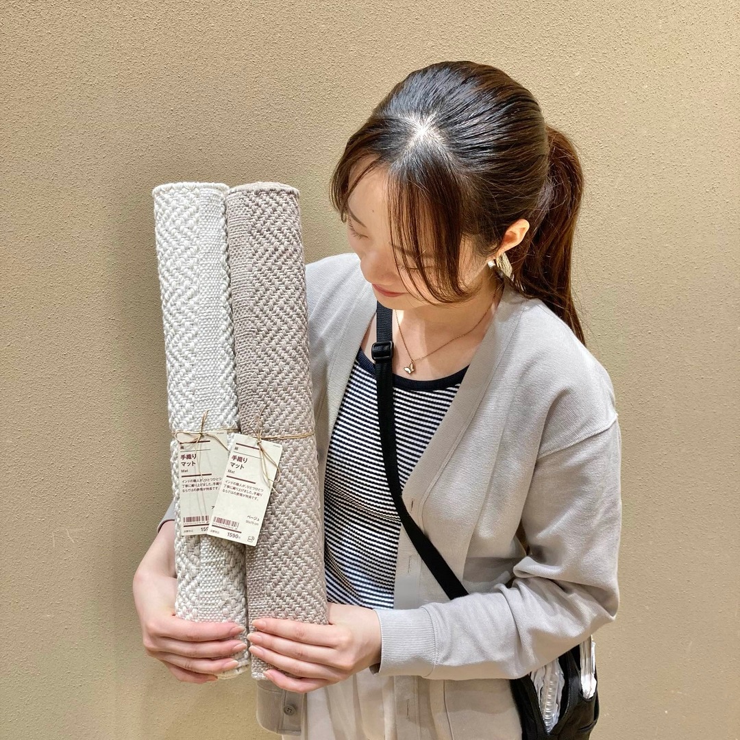 ゆめタウン武雄】手織りのあたたかさ伝わる綿のマットとラグ♪｜ 無印良品