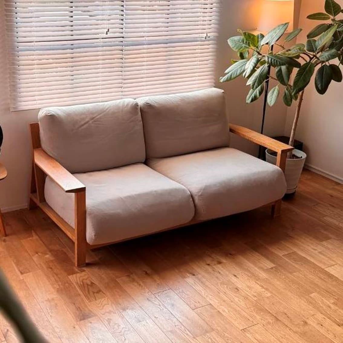 木製フレームソファの写真です
