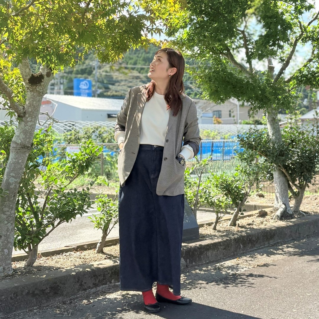 起毛テーラードジャケットを着用したスタッフの写真です。