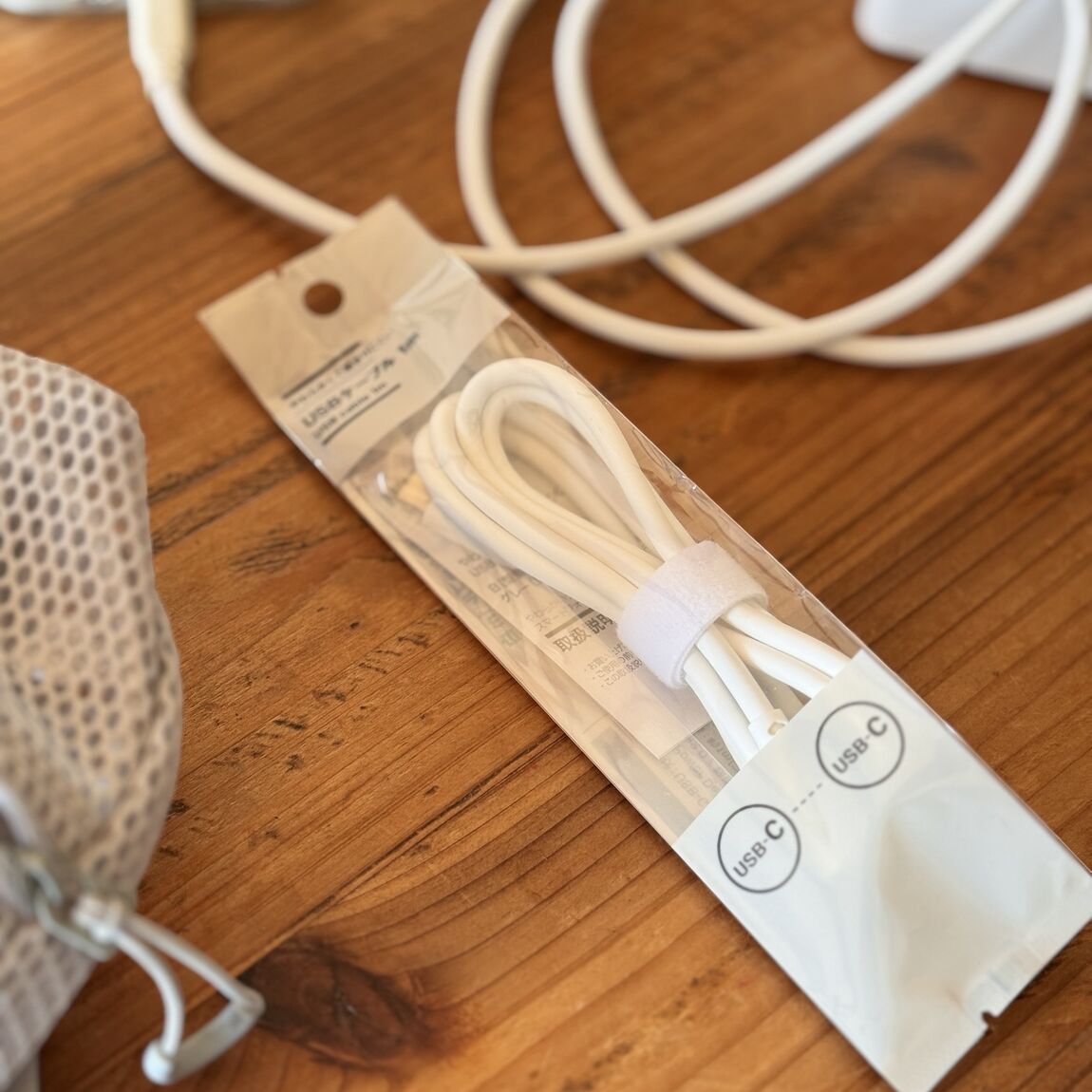 やわらかくて絡まりにくいUSBケーブルの写真です。