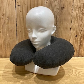 【無印良品500NAMBAなんなん】移動時間をリラックスして過ごす|ネッククッション