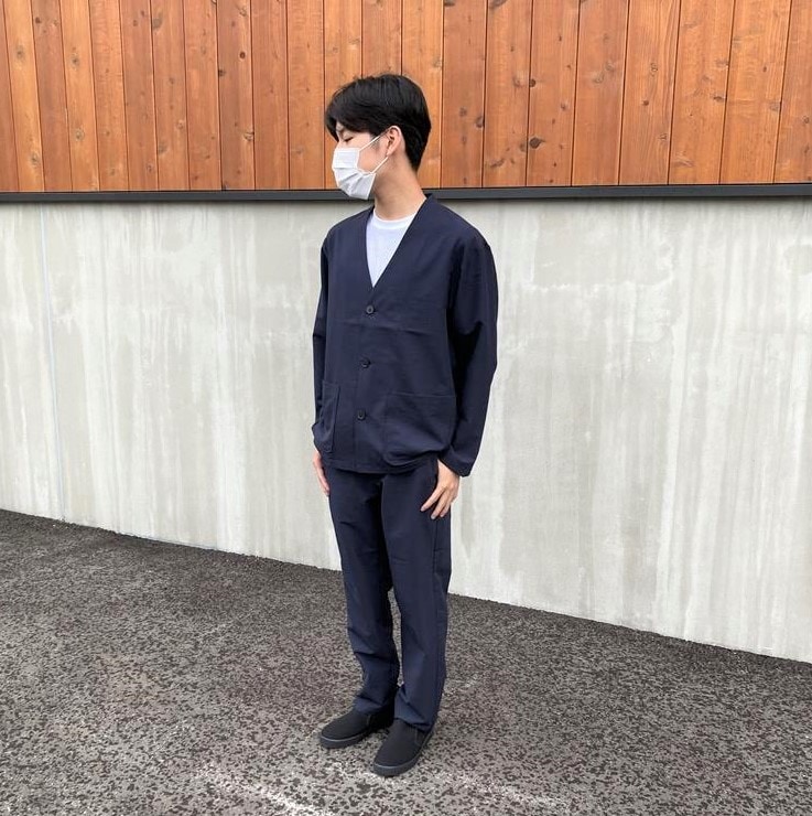 風を通す　ストレッチサッカー　カーディガン