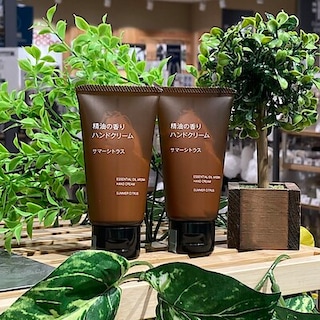 【無印良品500エトモ池上】バッグにひとつ、夏にうれしい　精油の香りハンドクリームサマーシトラス