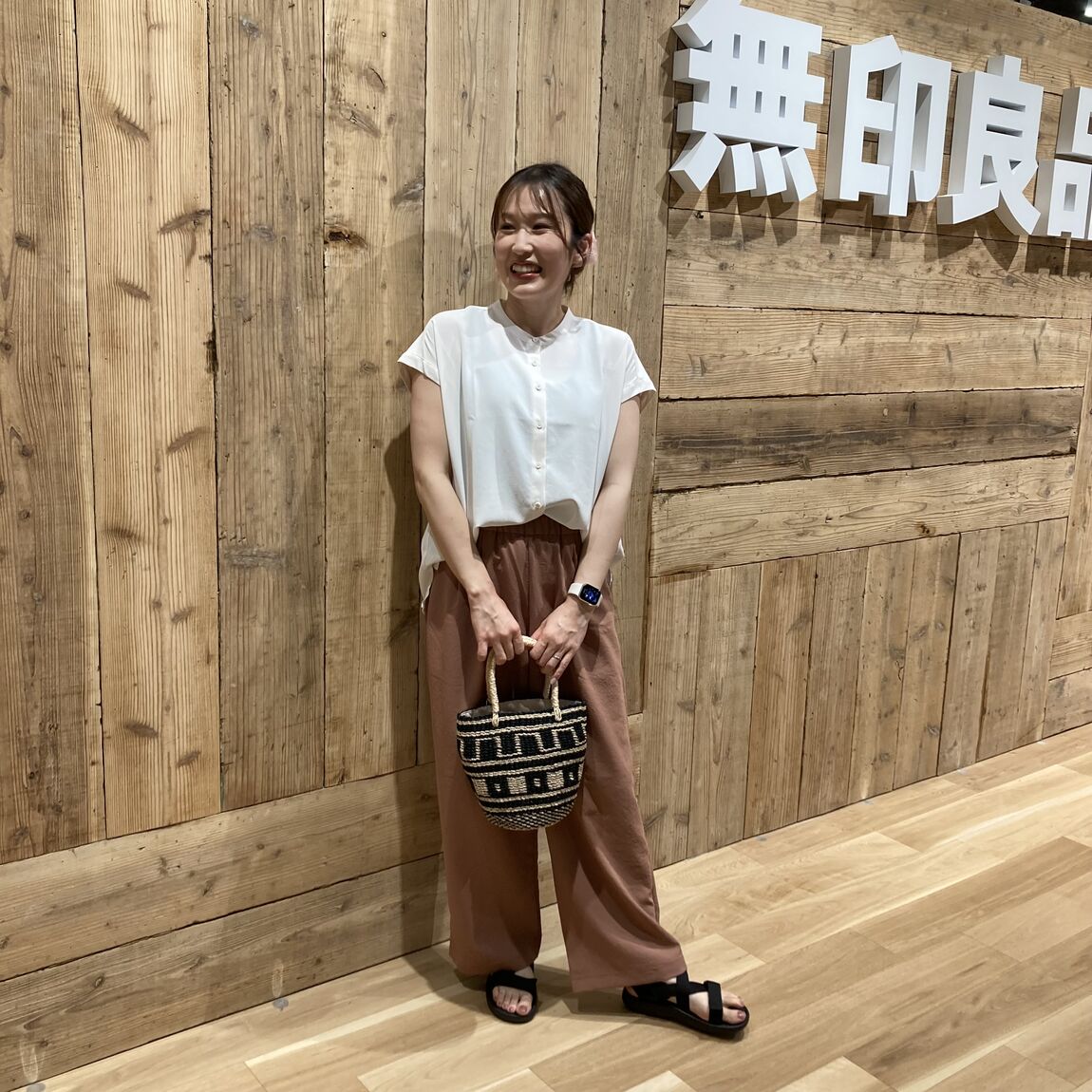 婦人スタッフコーデ