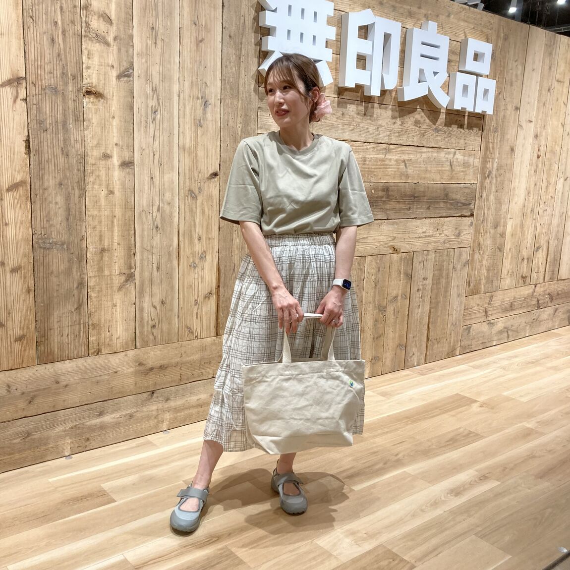 婦人スタッフコーデ