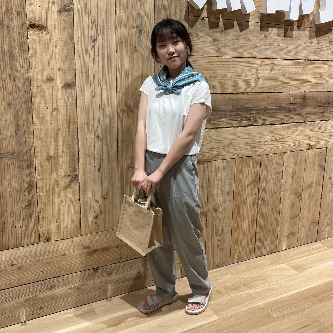 婦人スタッフコーデ