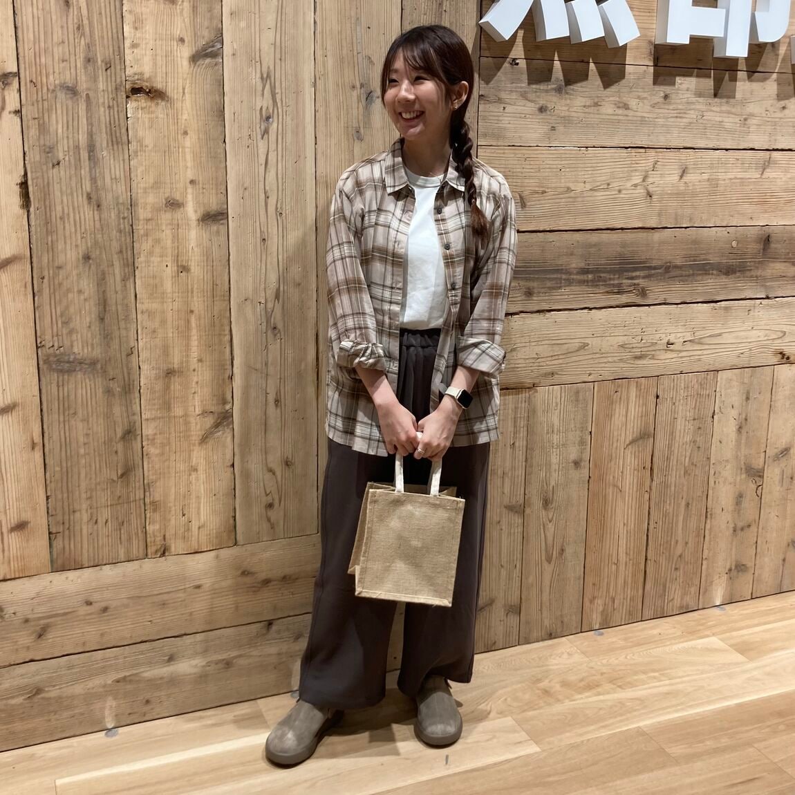 婦人スタッフコーデ