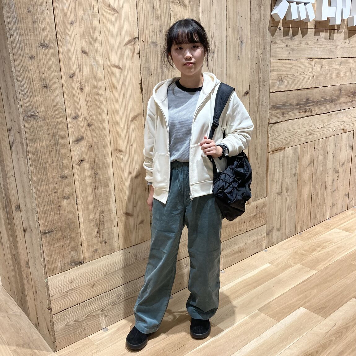 婦人スタッフコーデ