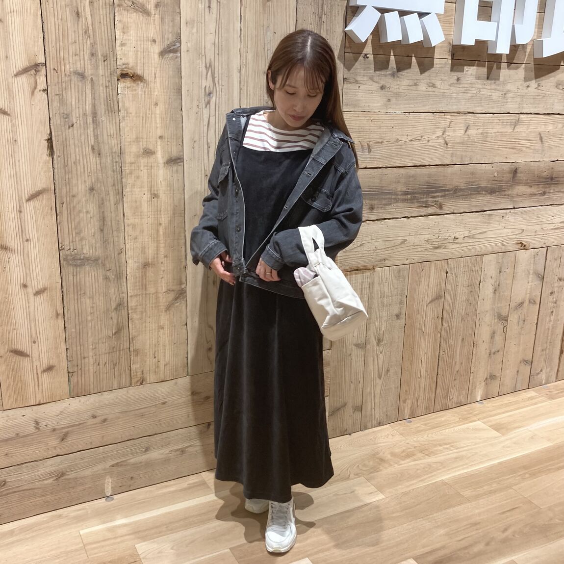 婦人スタッフコーデ