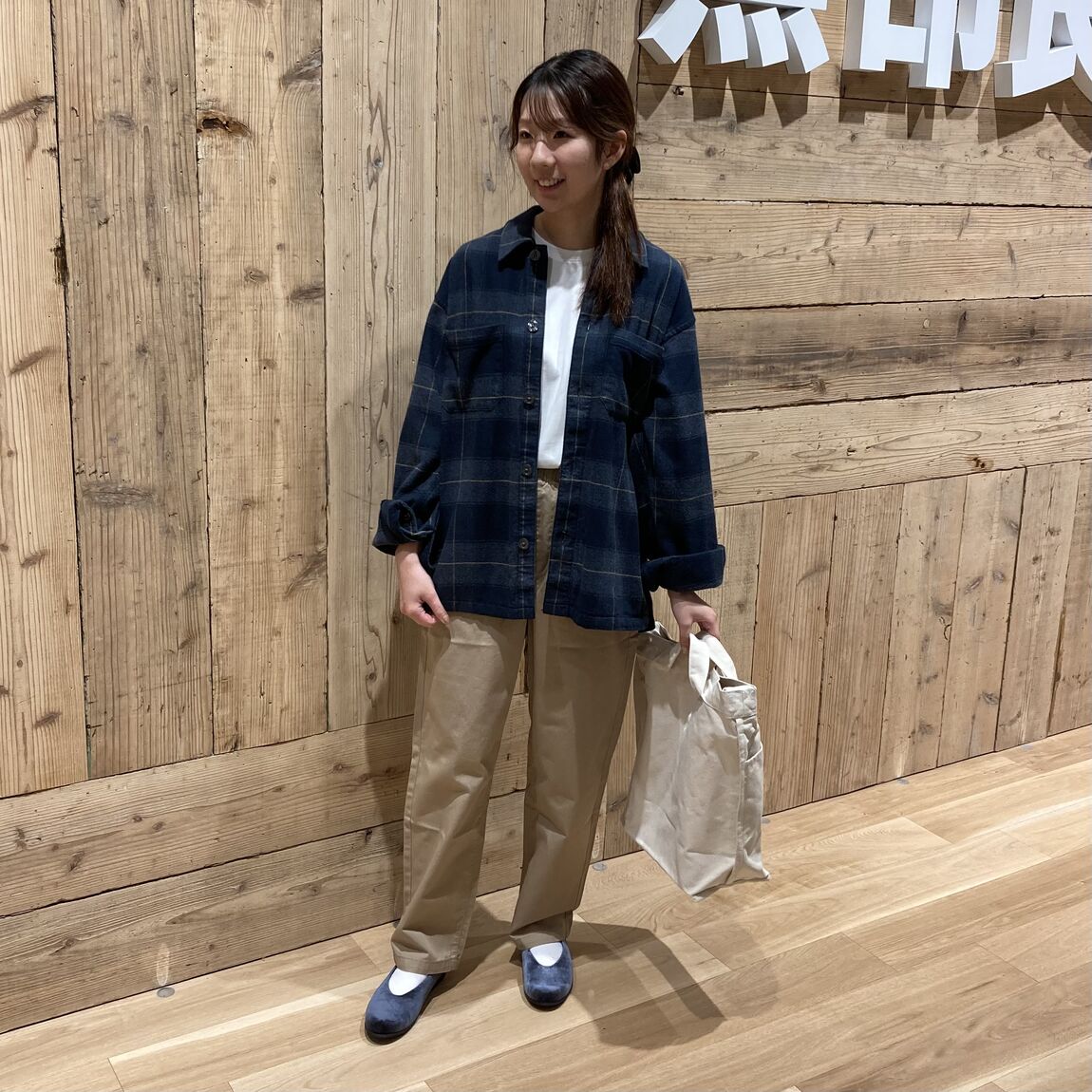婦人スタッフコーデ