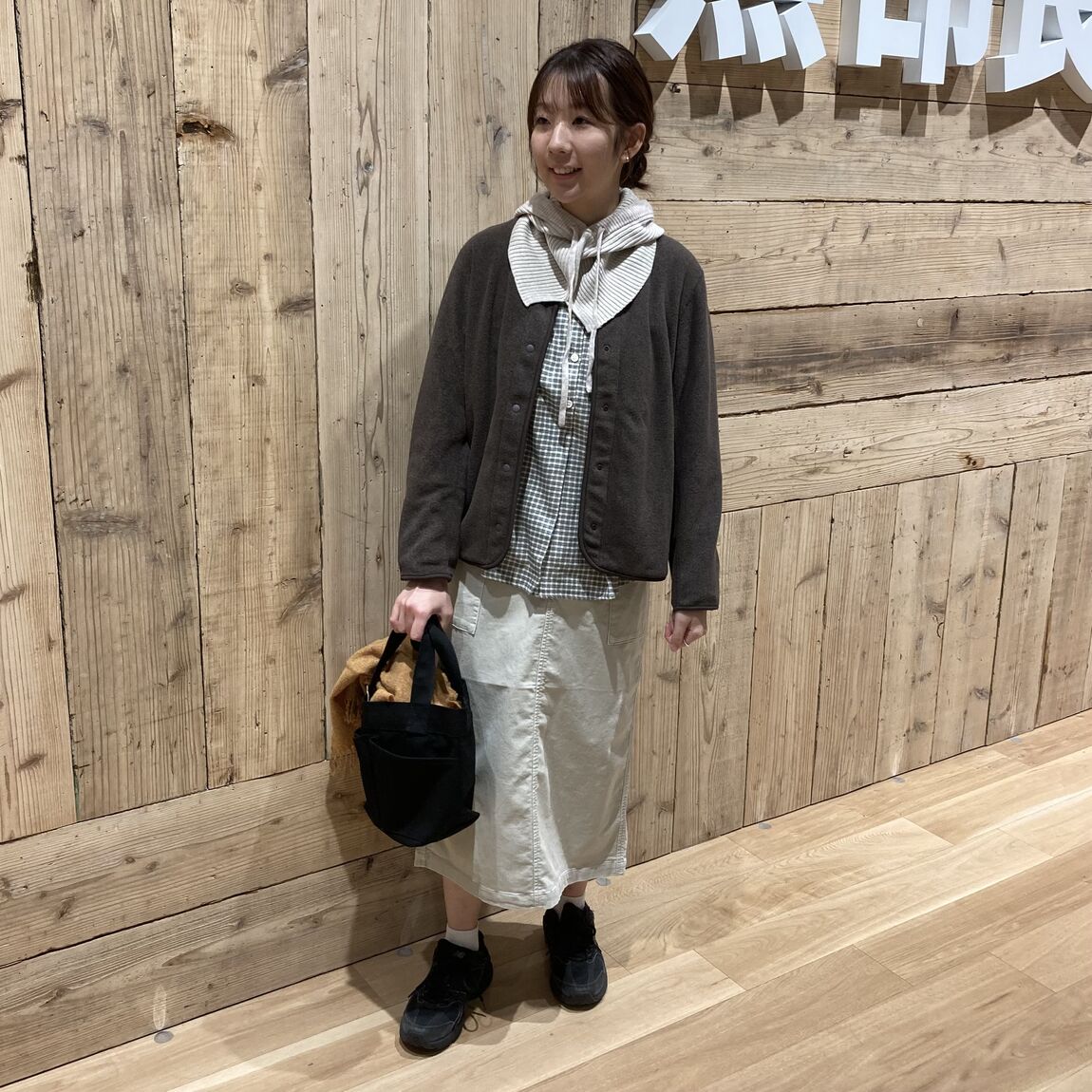 婦人スタッフコーデ