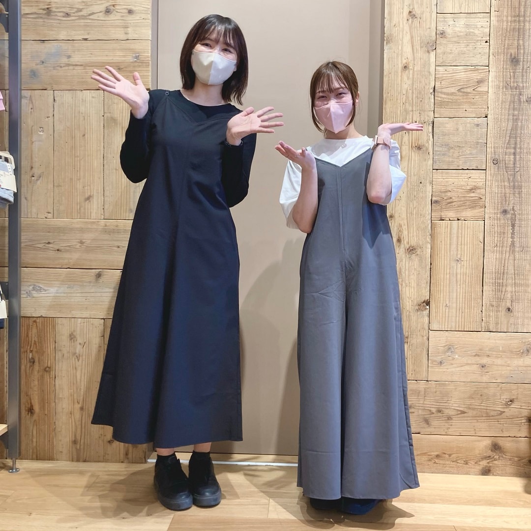 「風を通す　ストレッチサッカー　サロペット」着用イメージ画像