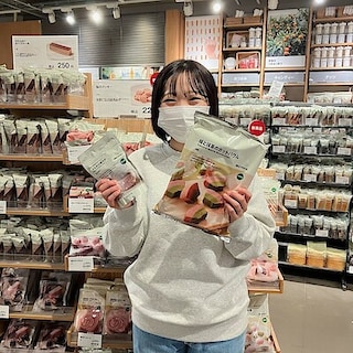 【イオンモール岡崎】一足お先に春です。桜のお菓子入荷しました。