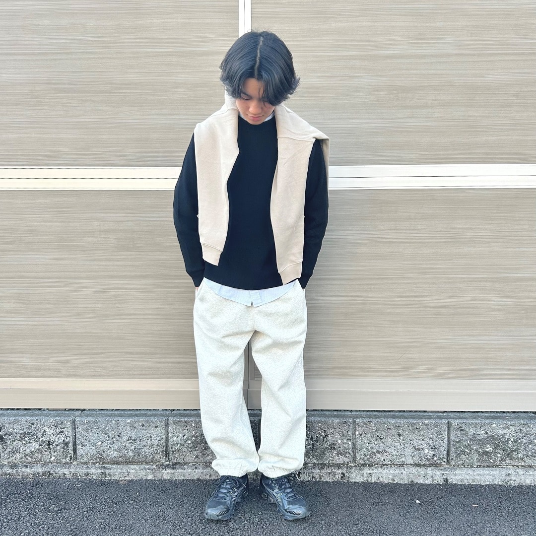 男性スタッフの全身写真