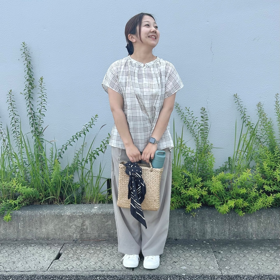 女性の全身写真