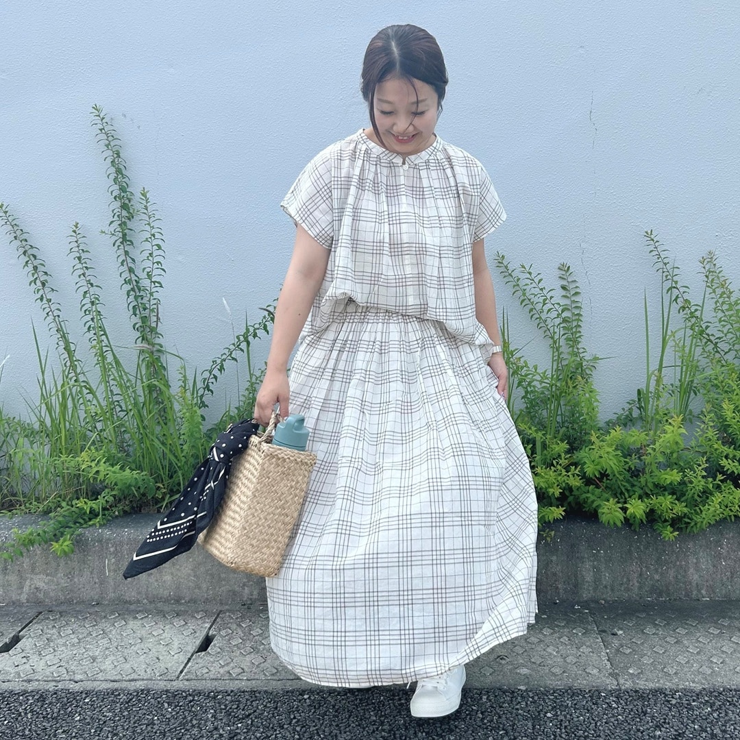 女性の全身写真