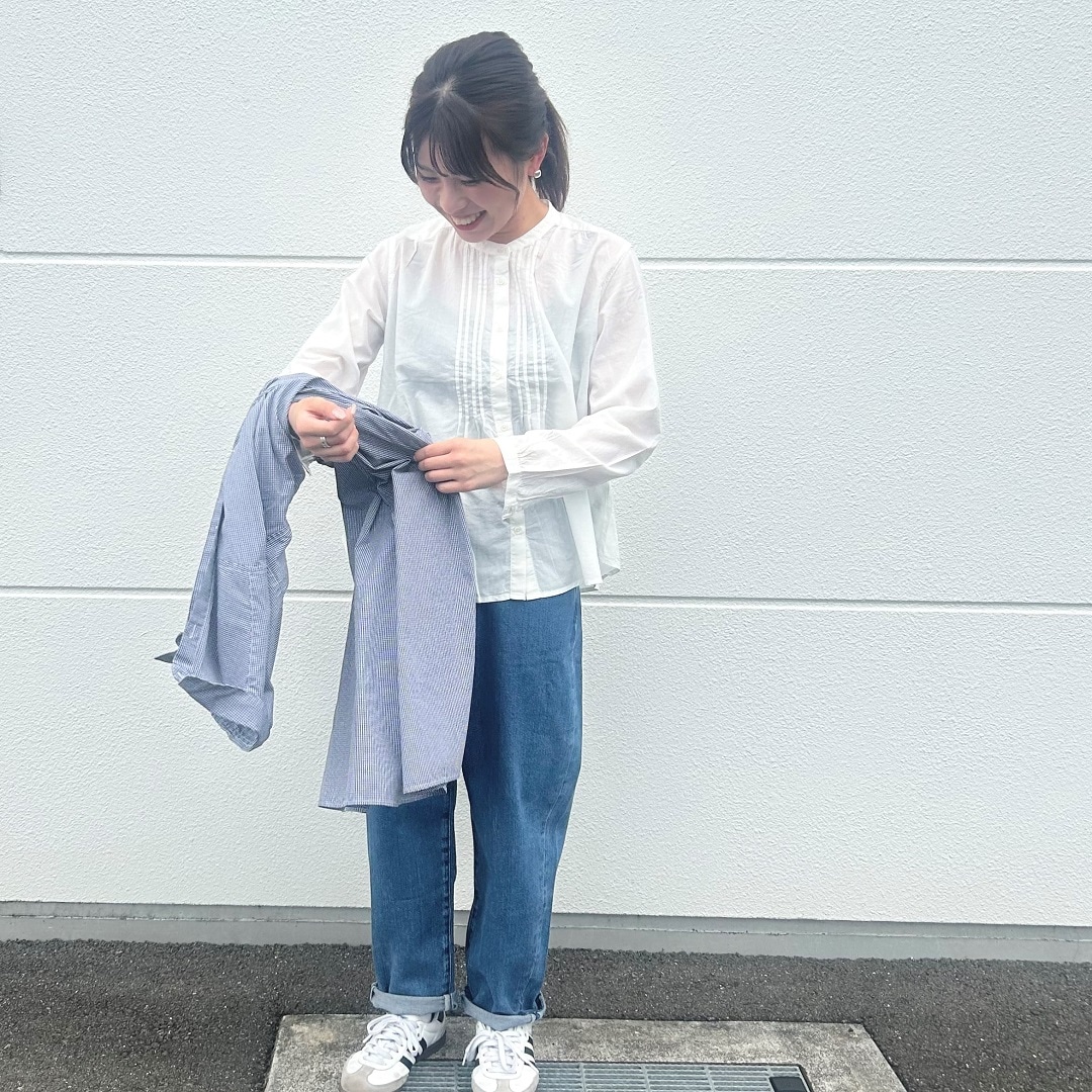 女性が立っている