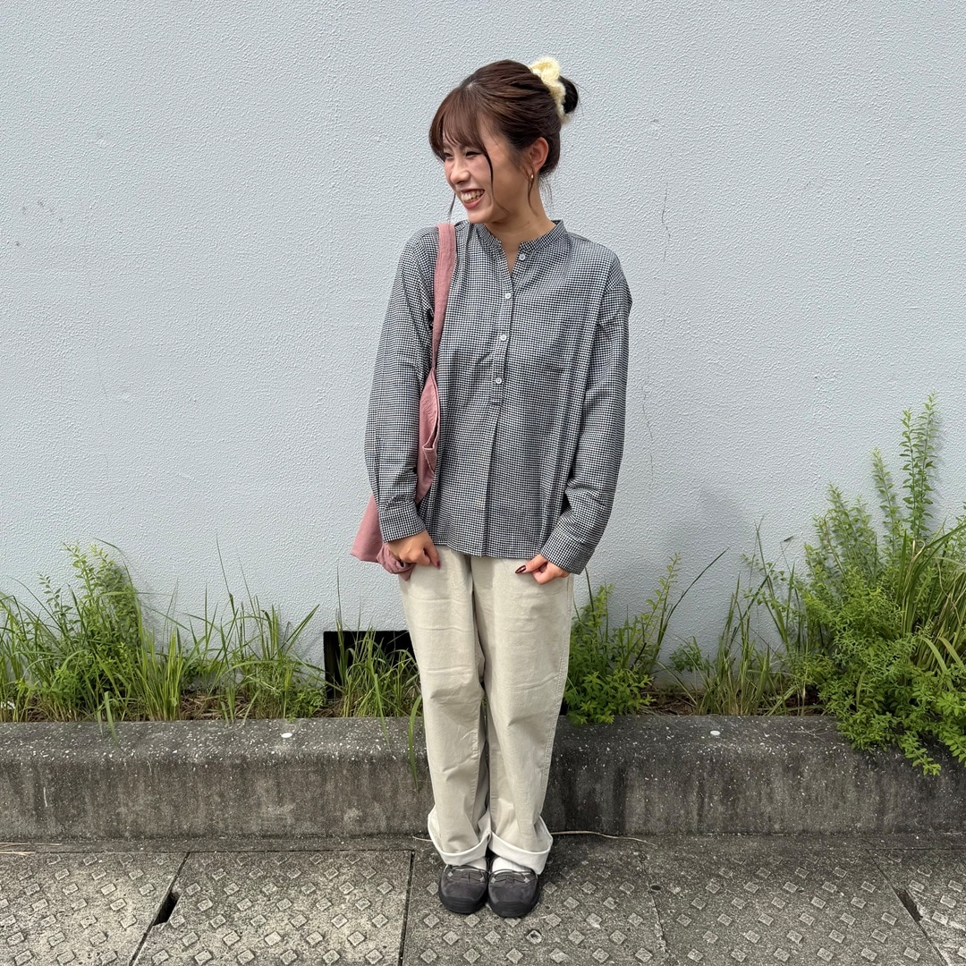 女性が立っている