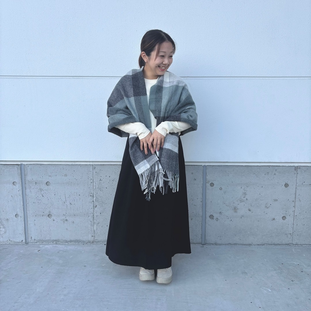 ライトイエローな女性