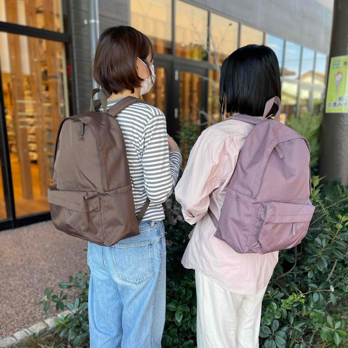 肩の負担を軽くする撥水リュック
