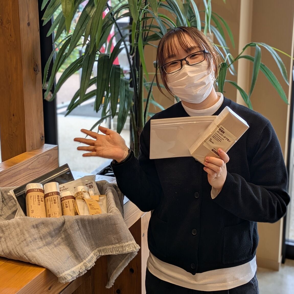 100円