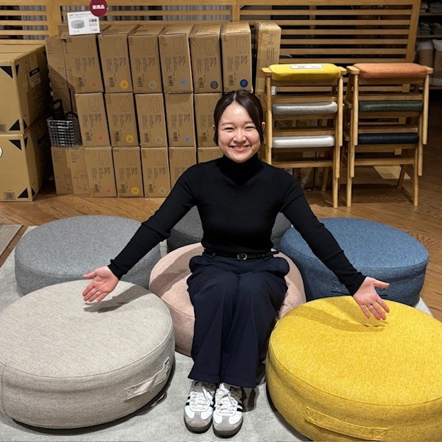 空気でできたフロアクッション　新商品