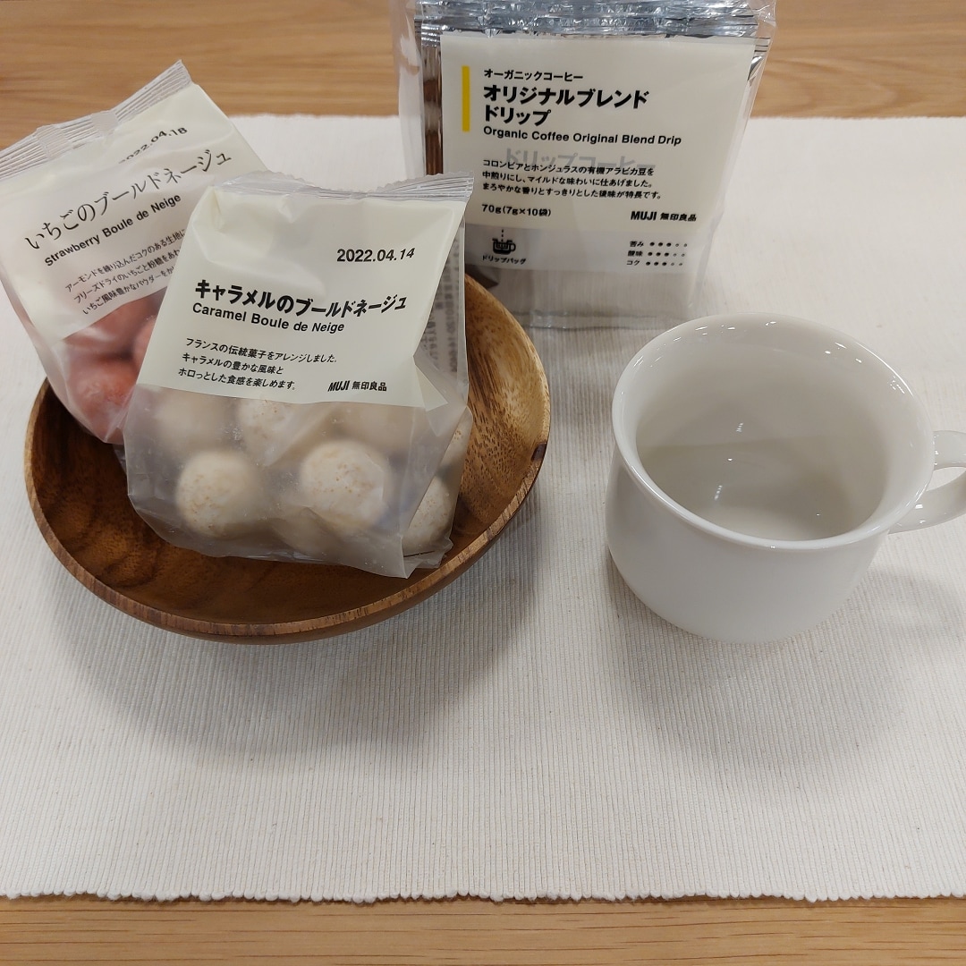 お菓子とコーヒー