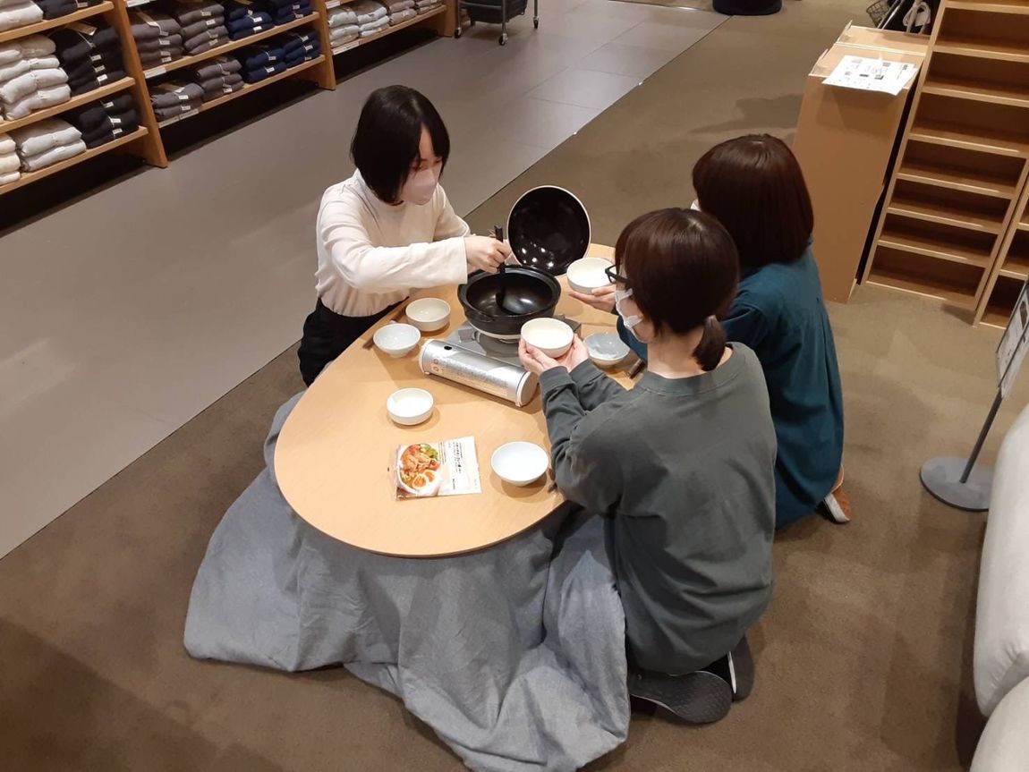 イオンモール浜松志都呂】冬に大活躍のこたつのご紹介｜ 無印良品