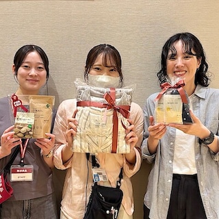 【イオンモール新潟亀田インター】敬老の日、ありがとうを贈る。