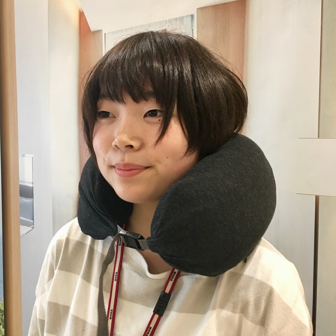 キービジュアル画像：フィットするネッククッション | スタッフのおすすめ