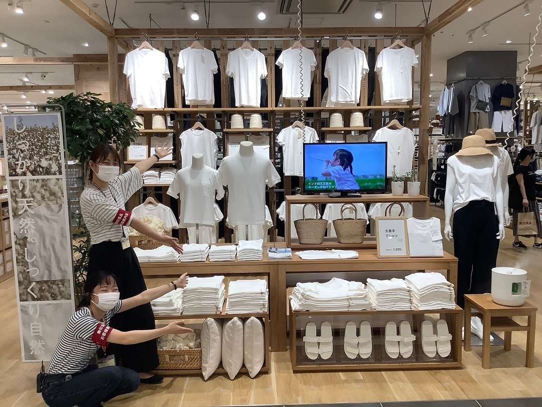 Ｔシャツ売場