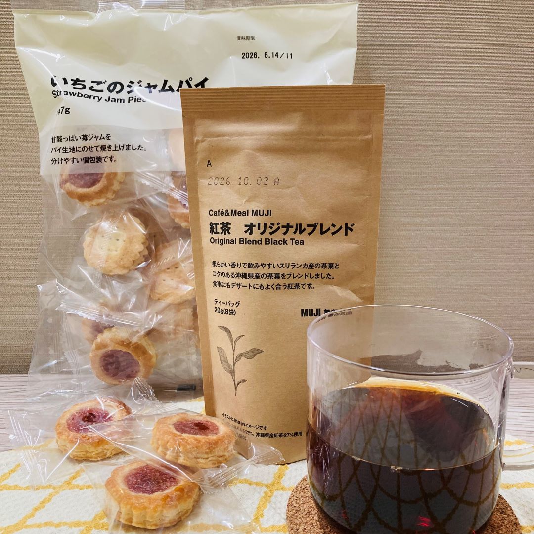 紅茶オリジナルブレンドいちごのジャムパイ