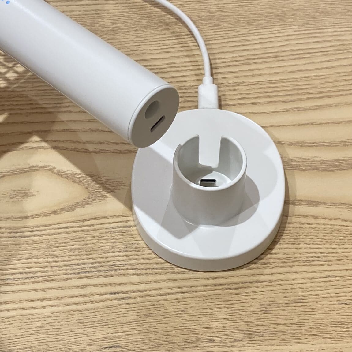 付属の充電スタンドの写真
