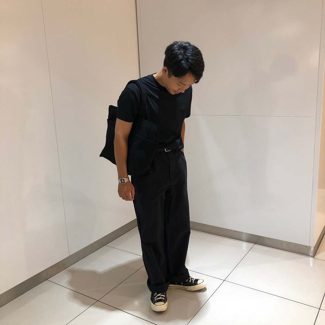 男の子が立っている写真
