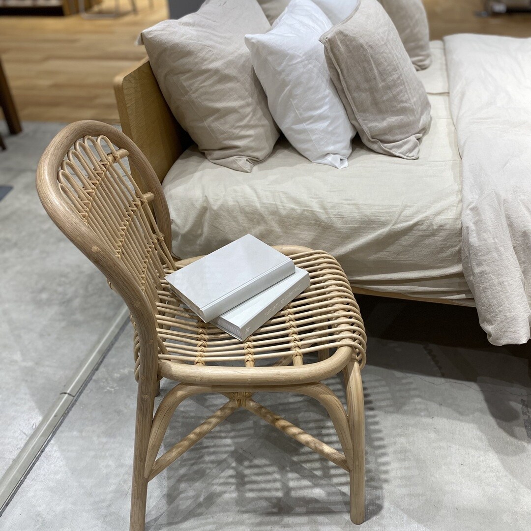 ベージュ　ベッド