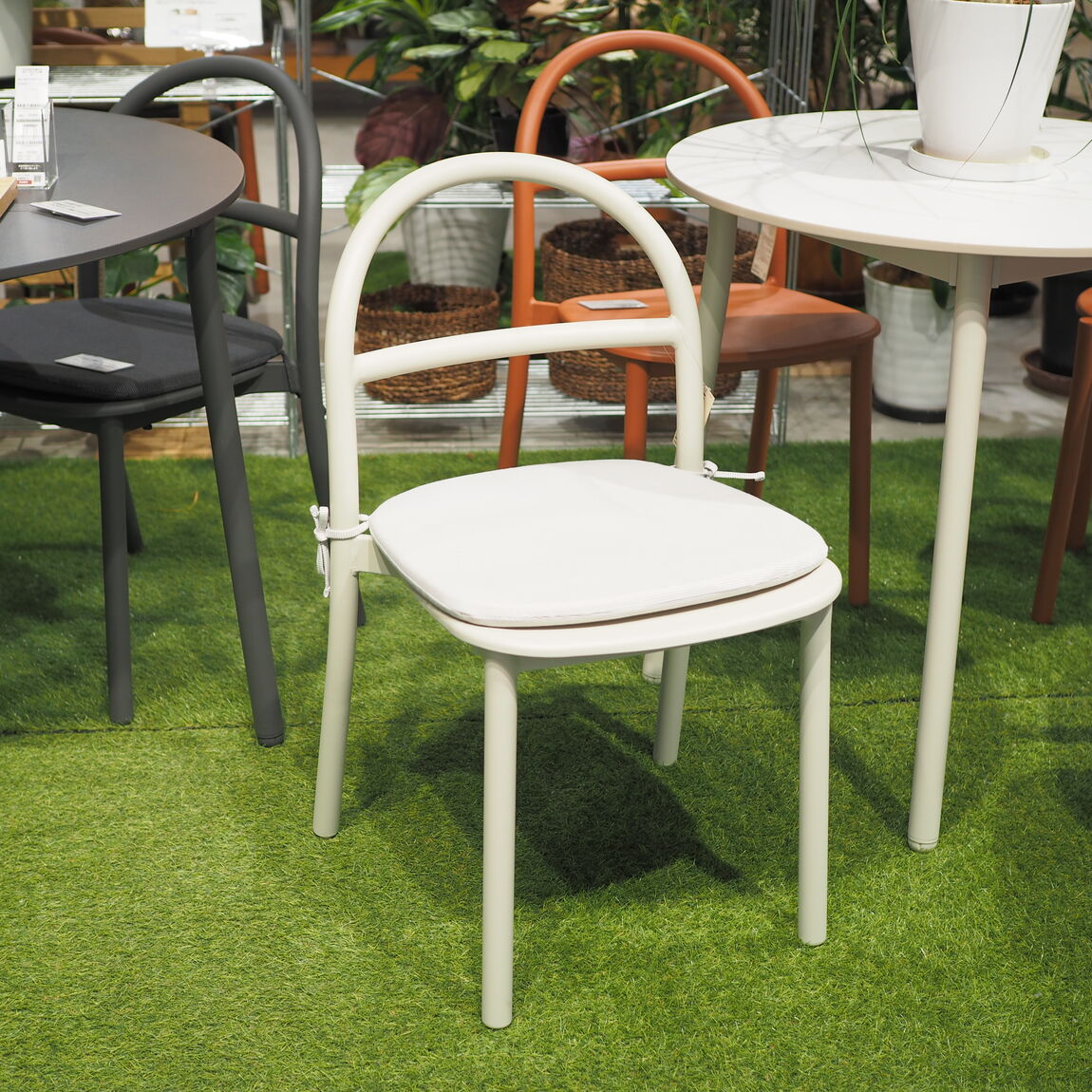 アルミ家具