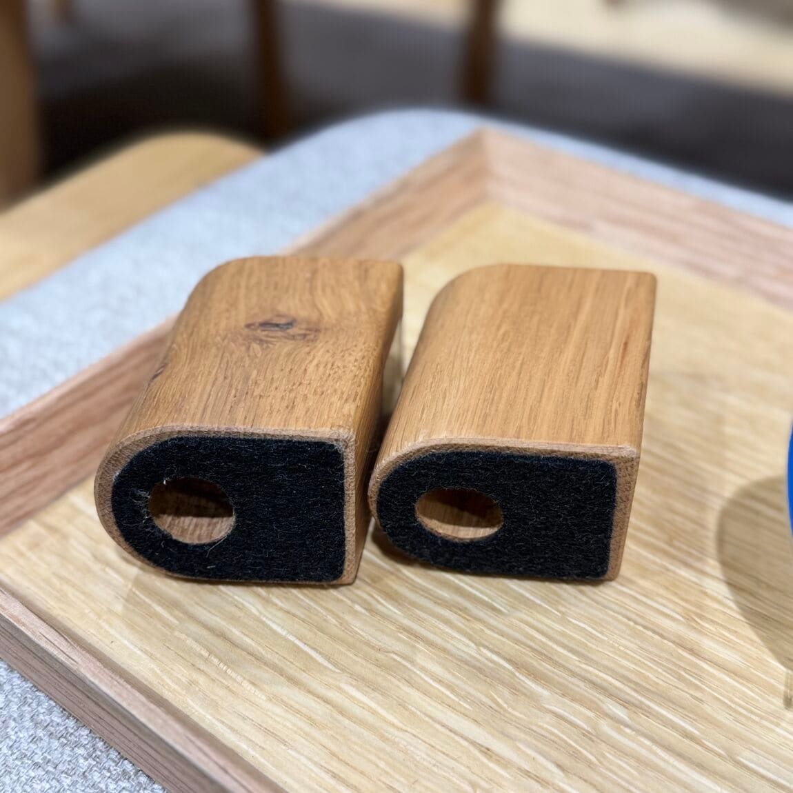 高さが変えられるテーブル