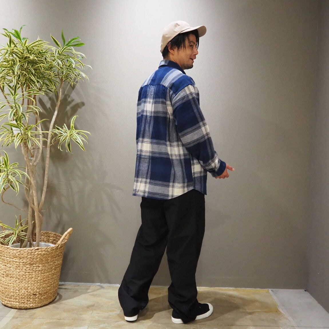 後ろ姿