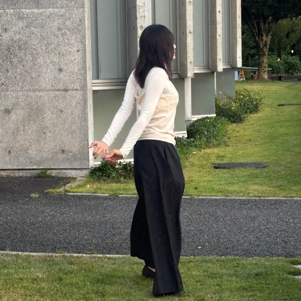 スタッフスナップ商品着用写真（全身）