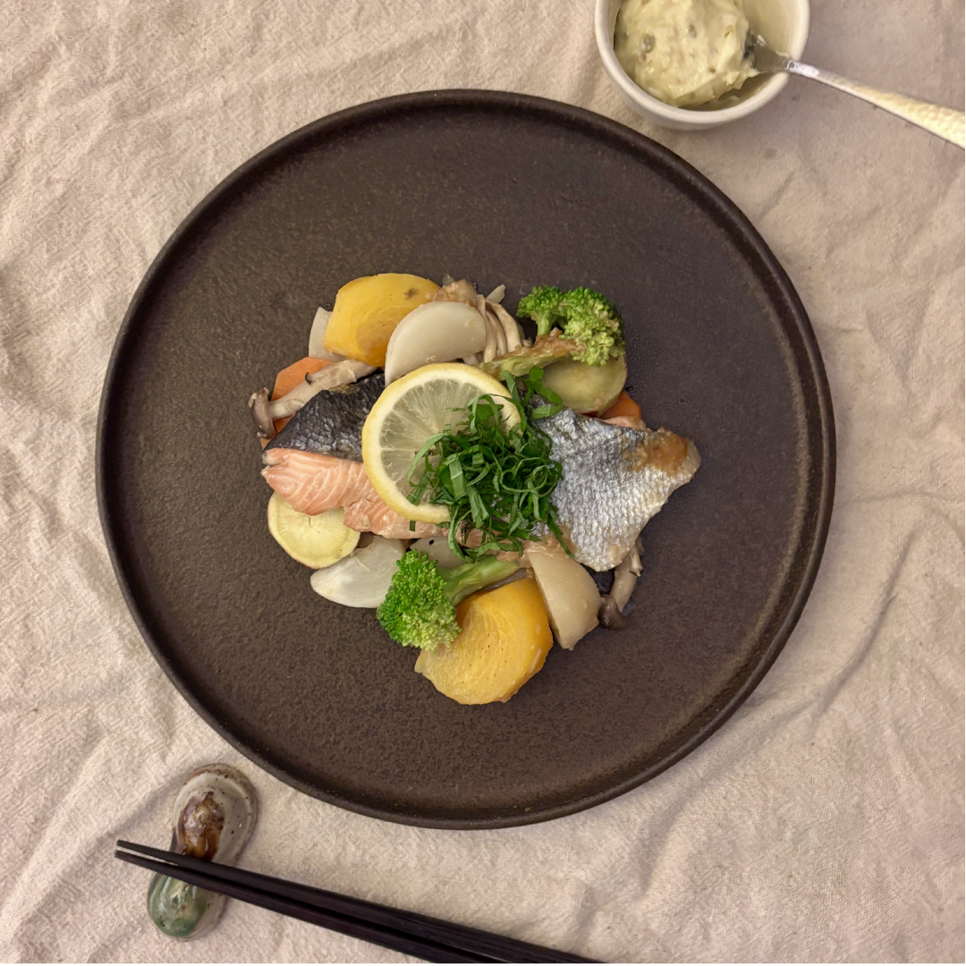 【銀座】秋鮭と季節の野菜　柿の醤油麹グリル　柚子胡椒バター添え｜グリルプレートレシピ_wIps5l