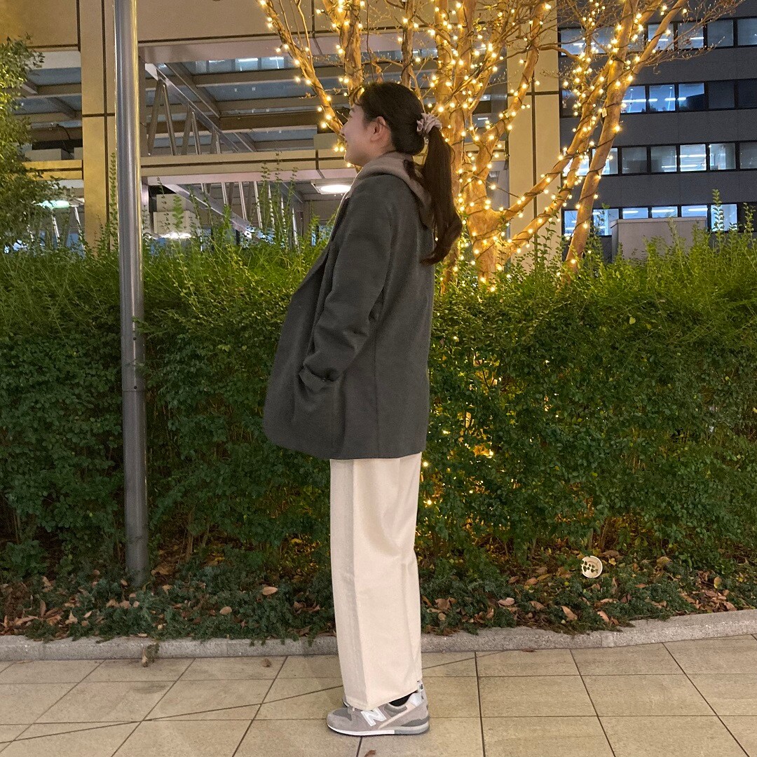 ジャケットを着た女性の写真