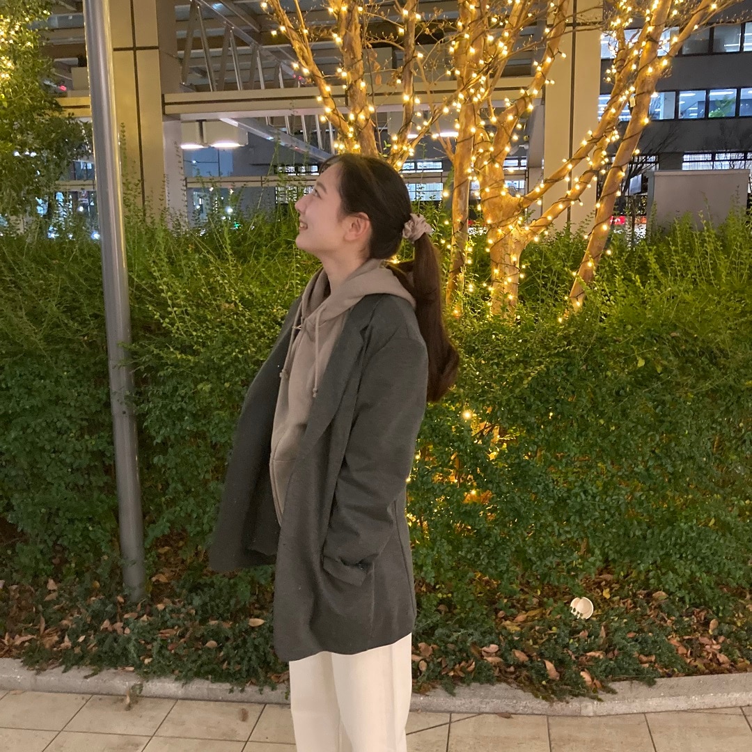 ジャケットを着た女性の写真
